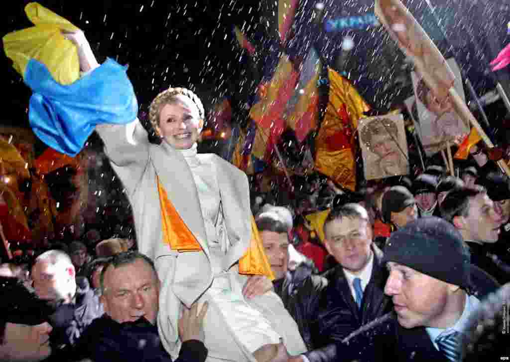 Tymoshenko Kiyevdə mitinqdə. Noyabr, 2004