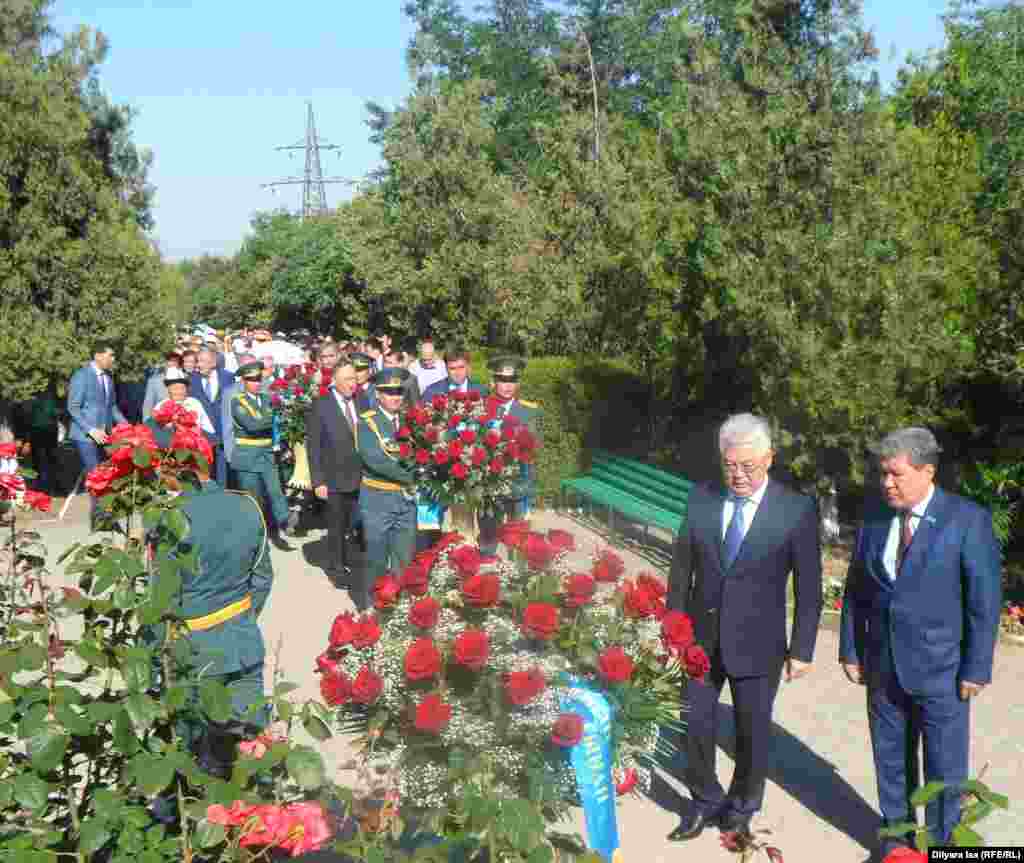 Саяси қуғын-сүргін құрбандарын еске алуға арналған митинг. Шымкент, 31 мамыр 2016 жыл.