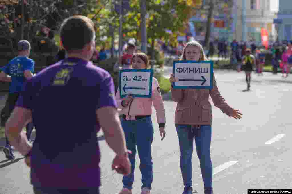 Не каждый отважится на полную марафонскую дистанцию &mdash; 42 километра. Для тех, у кого уровень подготовки поскромнее, есть выбор: 21, 10 и даже два километра.